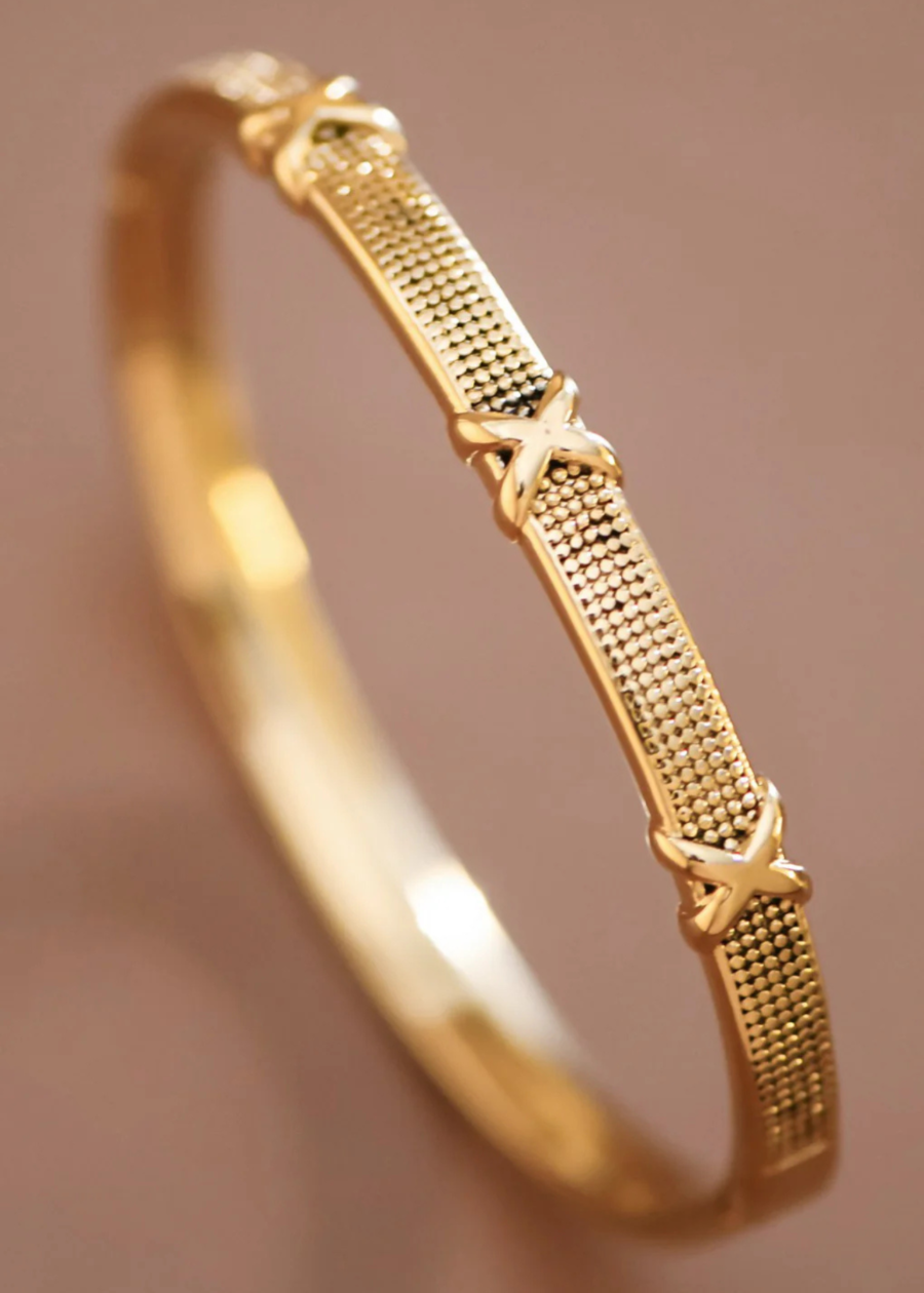 Alessia18KPatternedBangleBracelet.png Alessia 18K Patterned Bangle Bracelet