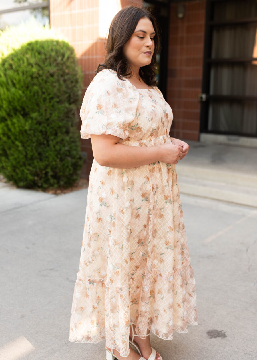 AlinaFloralLaceDress_DSC6039.jpg Alina Floral Lace Dress