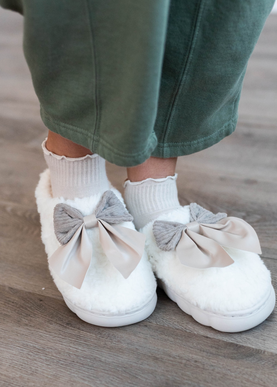 WhiteBowSlippers.png White Bow Slippers